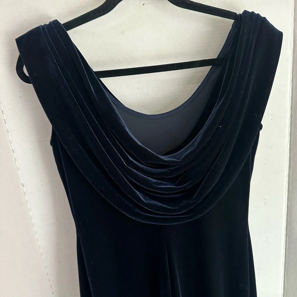 Elegant Navy Blue velvet off the shoulder Alex Evening Gown . - Picture 5 of 6